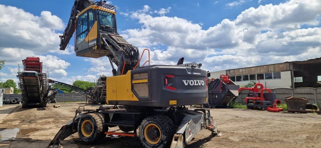Volvo EW 240 E MH - Багер за манипулиране на материали: снимка 3 Volvo EW 240 E MH - Багер за манипулиране на материали: снимка 3