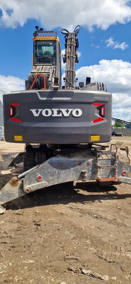 Volvo EW 240 E MH - Багер за манипулиране на материали: снимка 2 Volvo EW 240 E MH - Багер за манипулиране на материали: снимка 2