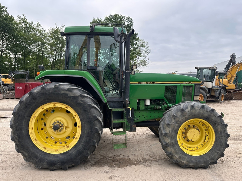John Deere 7700 PowerQuad - Front linkage - Трактор: снимка 4 John Deere 7700 PowerQuad - Front linkage - Трактор: снимка 4