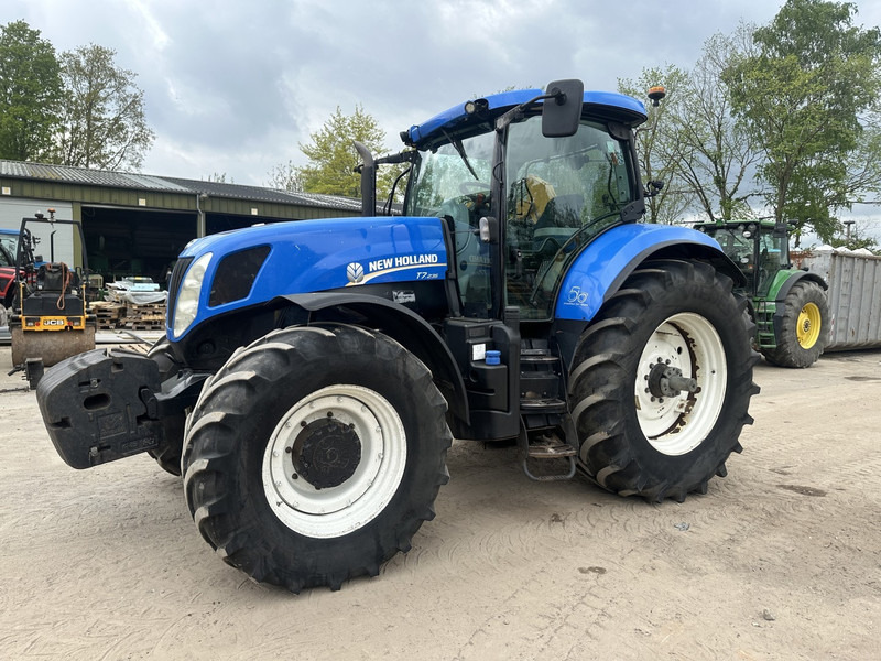 New Holland T7.235 - Трактор: снимка 1 New Holland T7.235 - Трактор: снимка 1