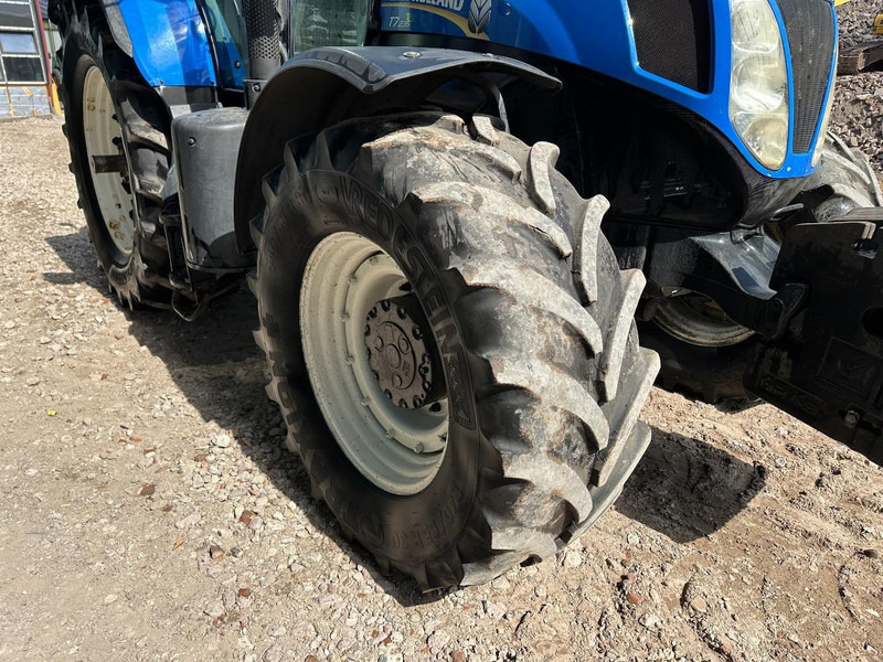 Трактор New Holland T7.235 Power Command: снимка 10