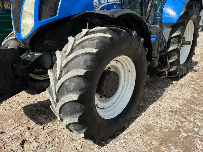 Трактор New Holland T7.235 Power Command: снимка 9