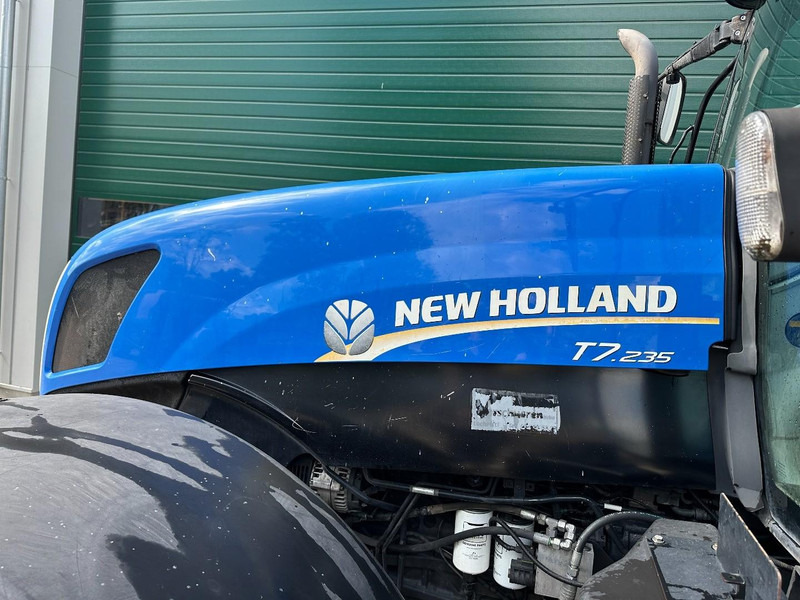 Трактор New Holland T7.235 Power Command: снимка 15