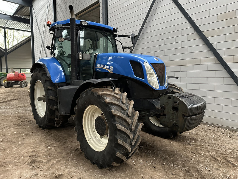 New Holland T7.250 - Трактор: снимка 2 New Holland T7.250 - Трактор: снимка 2