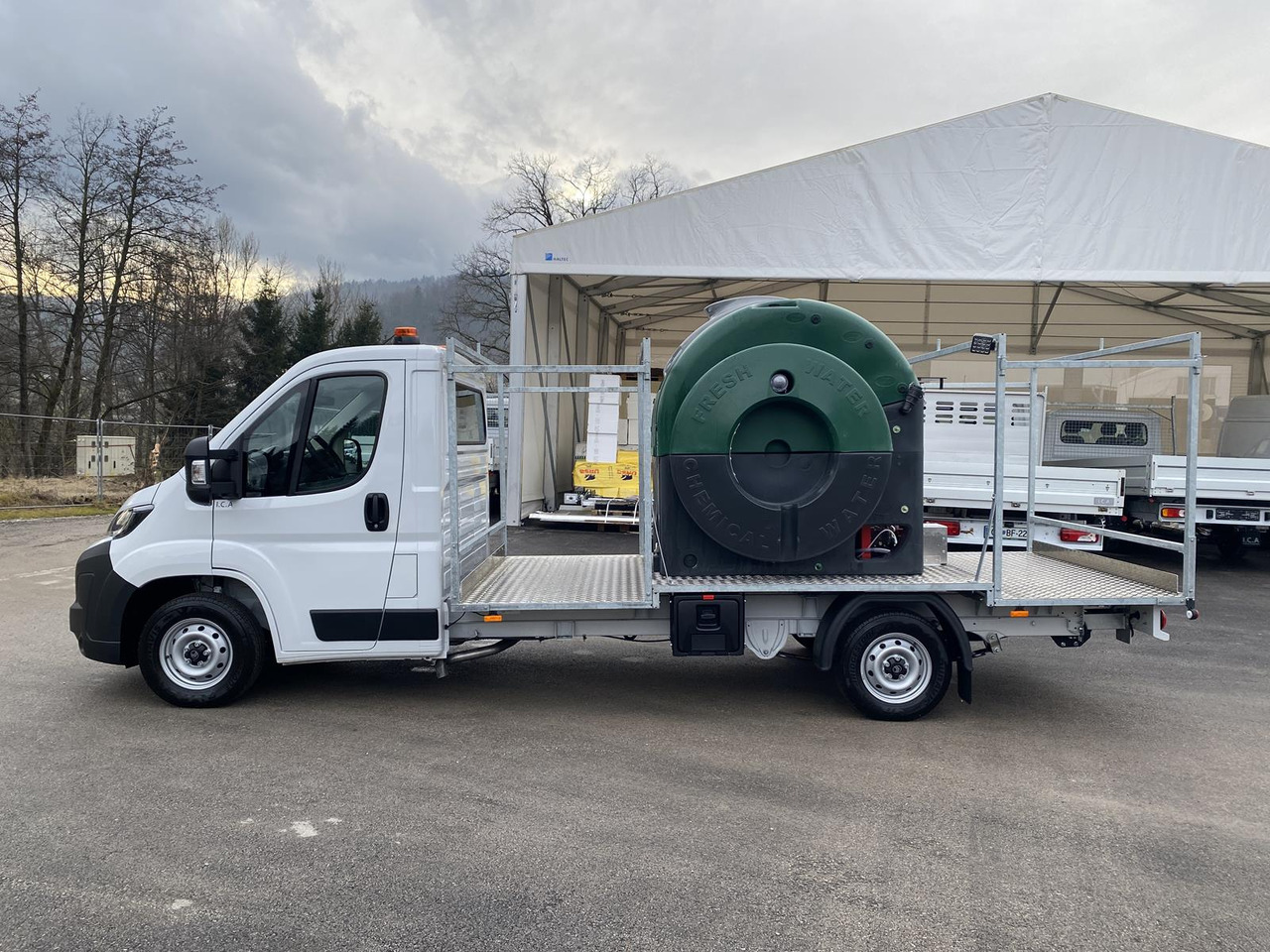 Бордови бус CITROEN JUMPER 1+2 180KM | WC AUFBAU + WC PUMPE: снимка 6 Бордови бус CITROEN JUMPER 1+2 180KM | WC AUFBAU + WC PUMPE: снимка 6