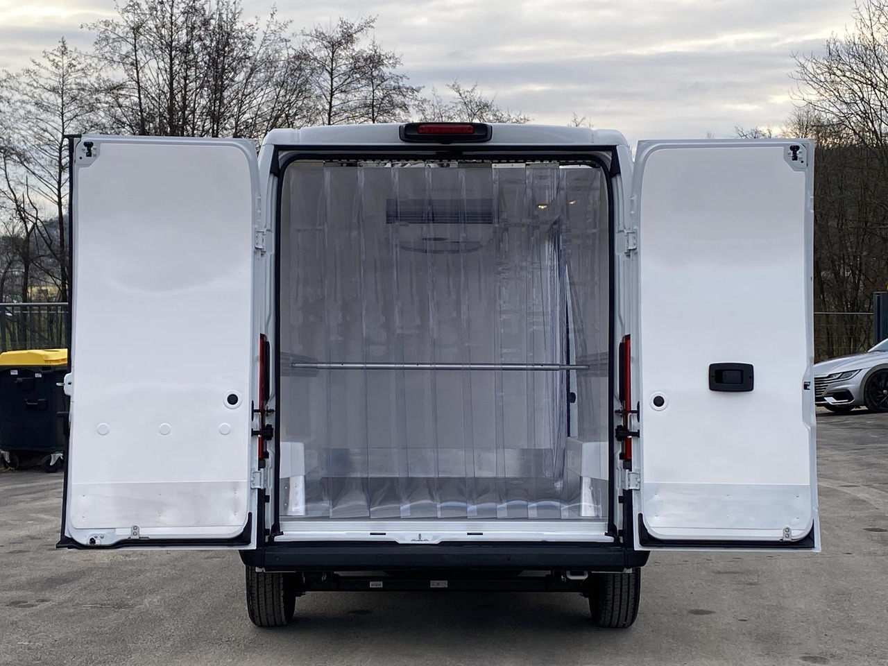 FIAT DUCATO L3H2 180PS BASE HEAVY / FRISCHDIENST + XARIOS 300 12-380V + Heizung - Хладилен бус: снимка 4 FIAT DUCATO L3H2 180PS BASE HEAVY / FRISCHDIENST + XARIOS 300 12-380V + Heizung - Хладилен бус: снимка 4
