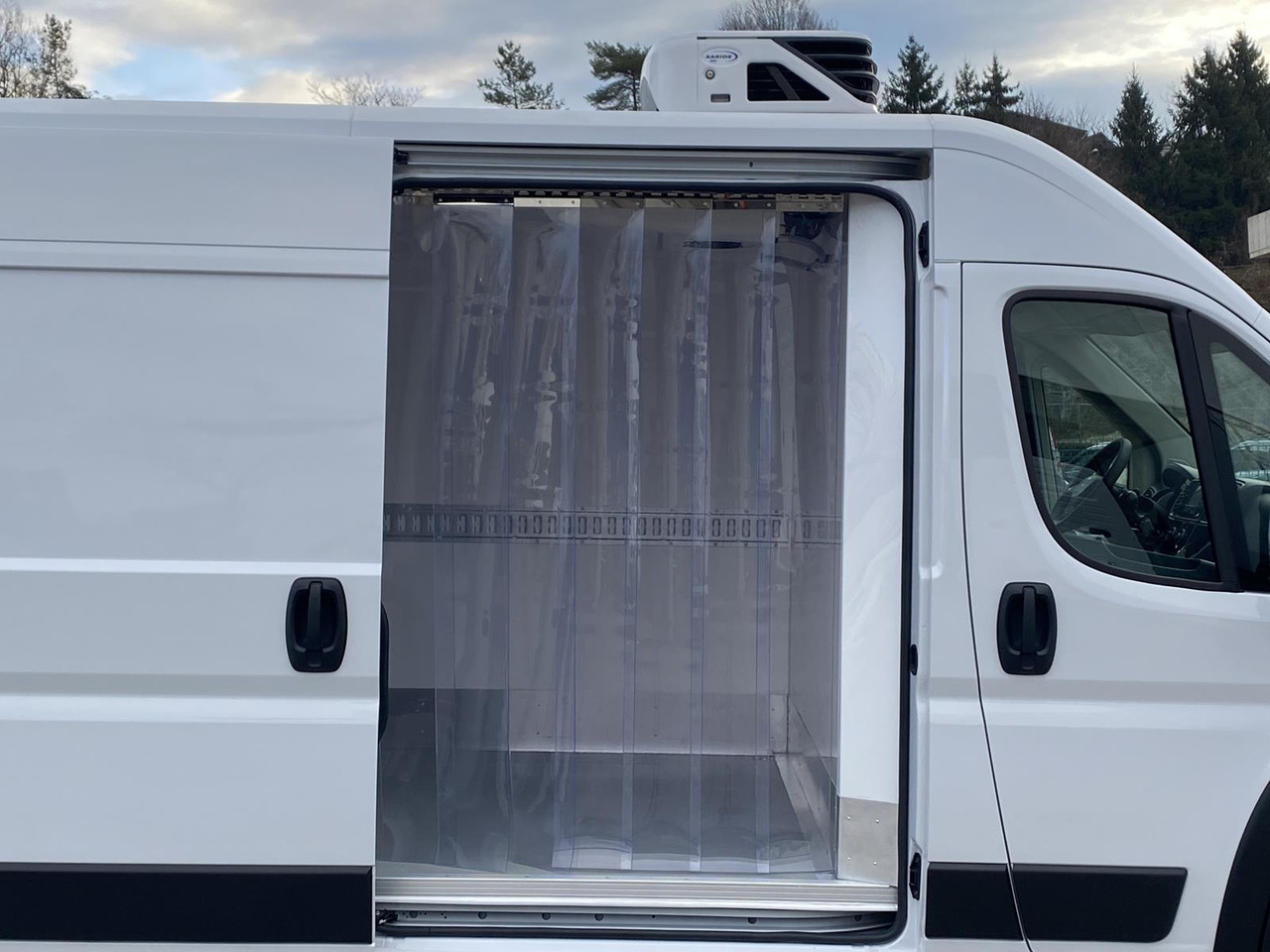 FIAT DUCATO L3H2 180PS BASE HEAVY / FRISCHDIENST + XARIOS 300 12-380V + Heizung - Хладилен бус: снимка 3 FIAT DUCATO L3H2 180PS BASE HEAVY / FRISCHDIENST + XARIOS 300 12-380V + Heizung - Хладилен бус: снимка 3
