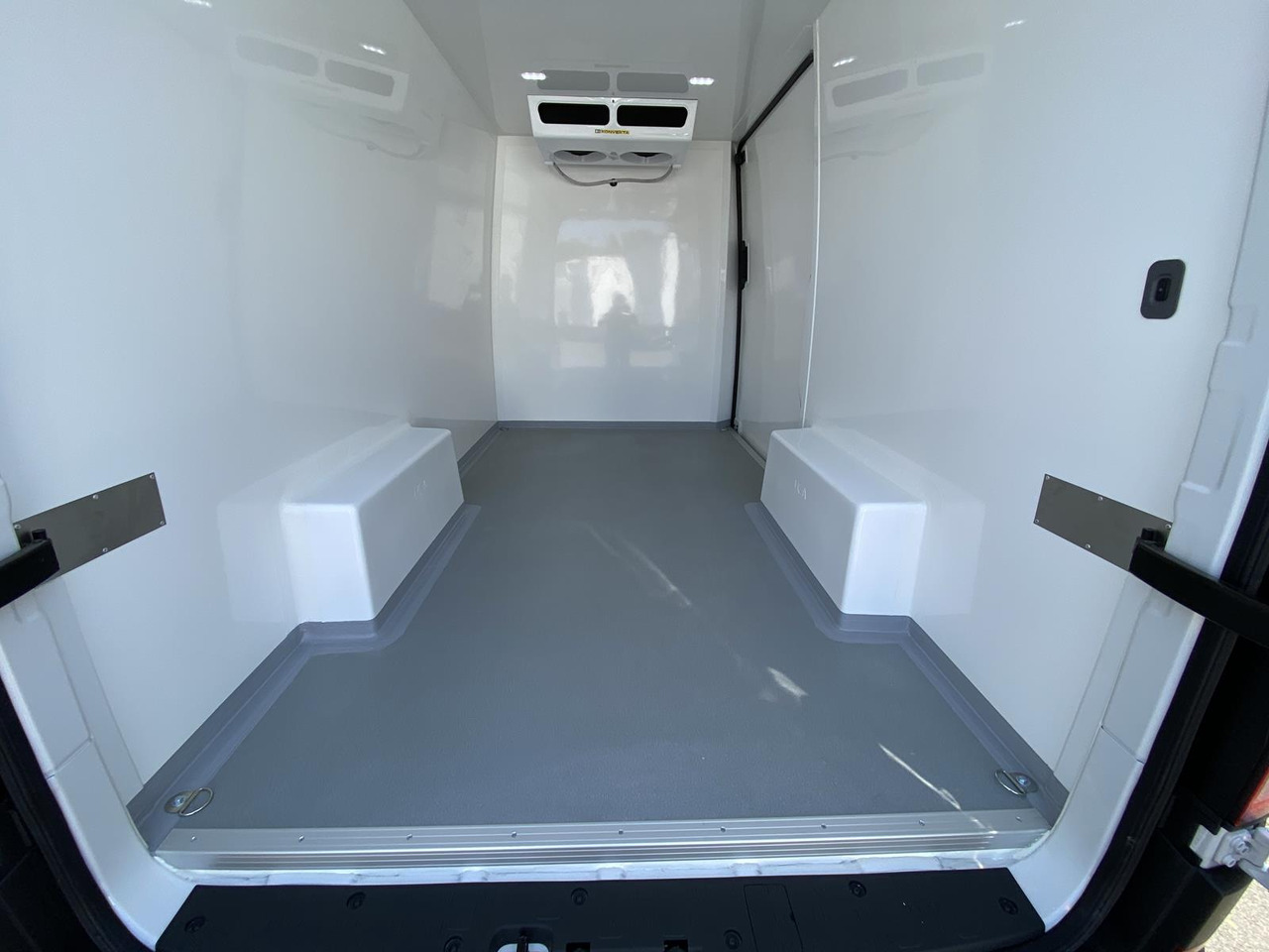 MAN TGE 3.140 L3H3 140PS RS3640mm/ FRISCHDIENST BIS 0 + KONVEKTA UNDERMODE - Хладилен бус: снимка 5 MAN TGE 3.140 L3H3 140PS RS3640mm/ FRISCHDIENST BIS 0 + KONVEKTA UNDERMODE - Хладилен бус: снимка 5
