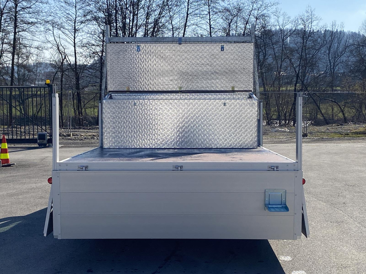 Лизинг на MAN TGE 3.180 DOKA 1+6 3640MM | OFFENE PRITSCHE + ALU KOFFER AUF DER PRITSCHE MAN TGE 3.180 DOKA 1+6 3640MM | OFFENE PRITSCHE + ALU KOFFER AUF DER PRITSCHE: снимка 14