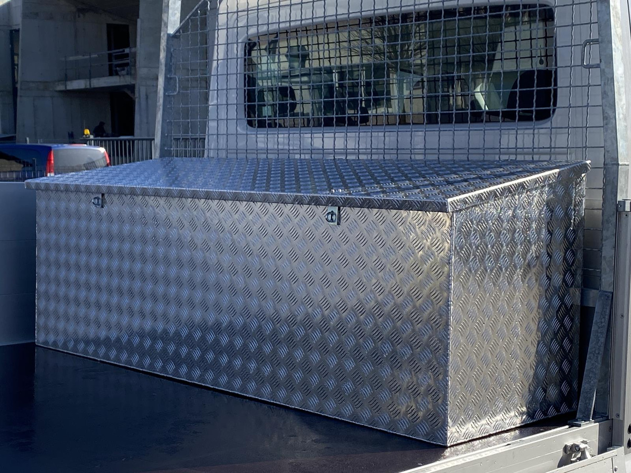 Лизинг на MAN TGE 3.180 DOKA 1+6 3640MM | OFFENE PRITSCHE + ALU KOFFER AUF DER PRITSCHE MAN TGE 3.180 DOKA 1+6 3640MM | OFFENE PRITSCHE + ALU KOFFER AUF DER PRITSCHE: снимка 19