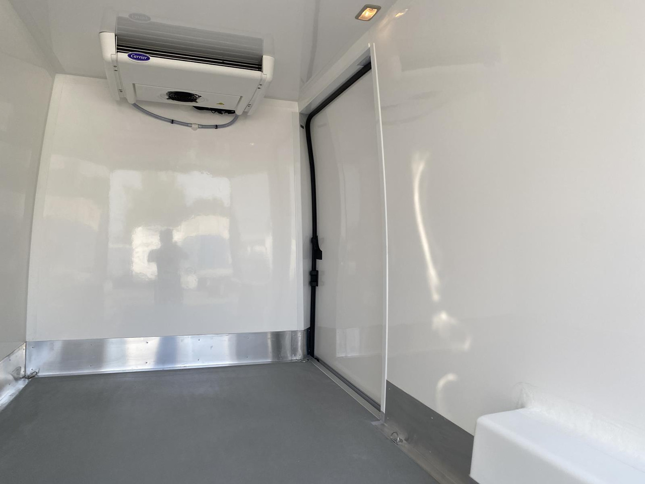 PEUGEOT BOXER L3H2 180PS CONFORT 335 / FRISCHDIENST BIS 0 + XARIOS 300 12-230V - Хладилен бус: снимка 3 PEUGEOT BOXER L3H2 180PS CONFORT 335 / FRISCHDIENST BIS 0 + XARIOS 300 12-230V - Хладилен бус: снимка 3