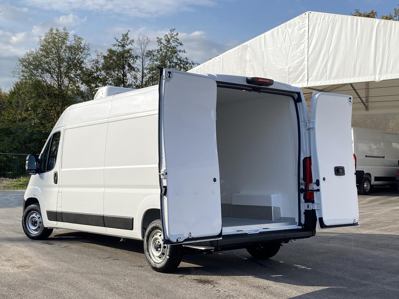 PEUGEOT BOXER L3H2 180PS CONFORT 335 / FRISCHDIENST BIS 0 + XARIOS 300 12-230V - Хладилен бус: снимка 5 PEUGEOT BOXER L3H2 180PS CONFORT 335 / FRISCHDIENST BIS 0 + XARIOS 300 12-230V - Хладилен бус: снимка 5