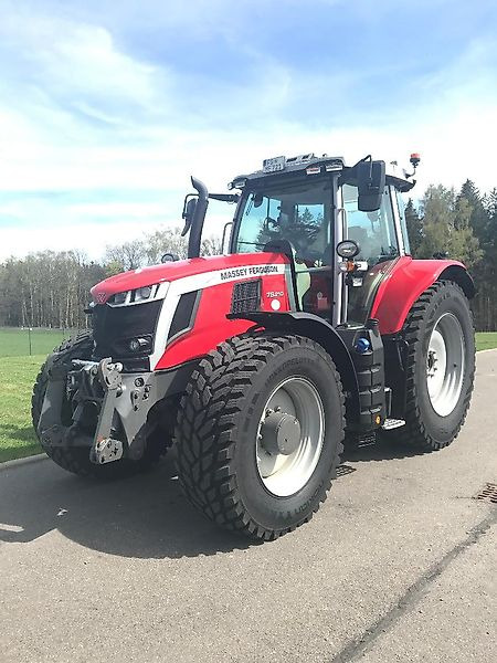 Massey Ferguson MF 7S210 Dyna-VT - Трактор: снимка 1 Massey Ferguson MF 7S210 Dyna-VT - Трактор: снимка 1
