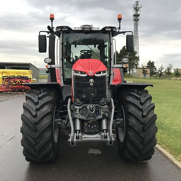 Massey Ferguson MF 8S.305 Exclusive - Трактор: снимка 3 Massey Ferguson MF 8S.305 Exclusive - Трактор: снимка 3