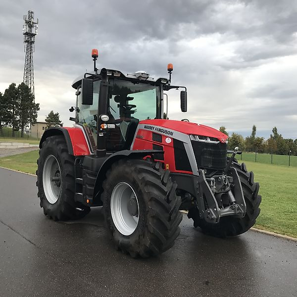 Massey Ferguson MF 8S.305 Exclusive - Трактор: снимка 2 Massey Ferguson MF 8S.305 Exclusive - Трактор: снимка 2