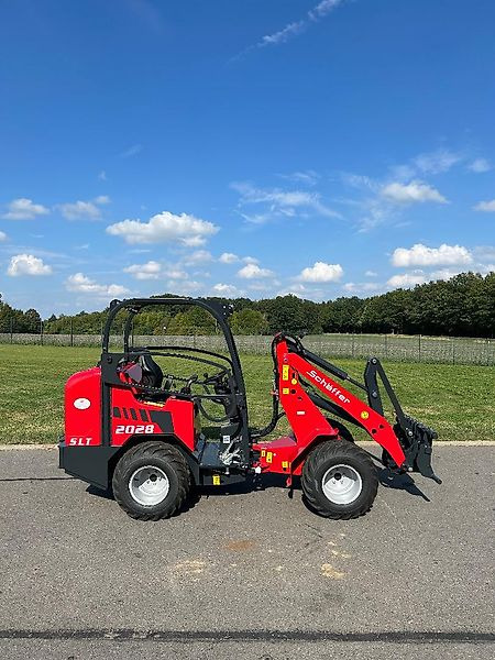 Schäffer 2028 SLT - Компактен товарач: снимка 1 Schäffer 2028 SLT - Компактен товарач: снимка 1