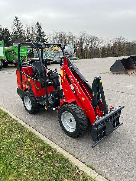 Schäffer 2028 SLT - Компактен товарач: снимка 4 Schäffer 2028 SLT - Компактен товарач: снимка 4