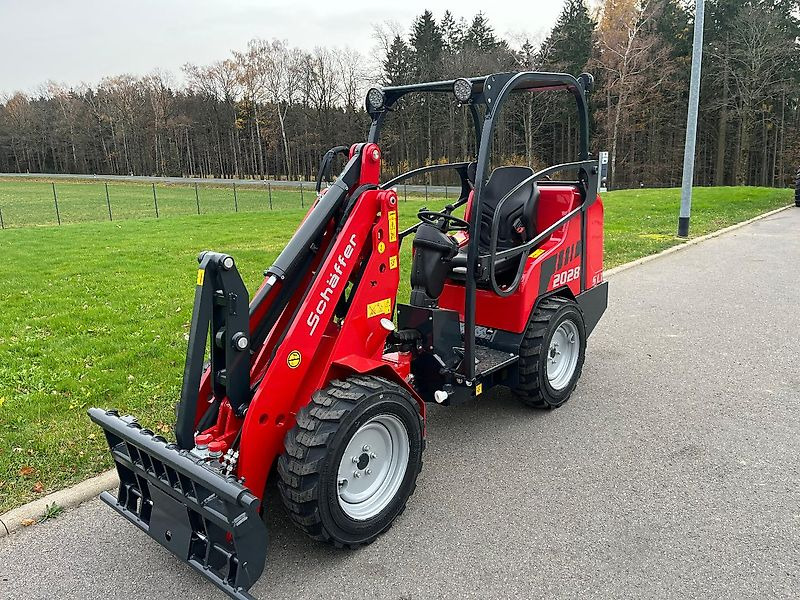 Schäffer 2028 SLT - Компактен товарач: снимка 2 Schäffer 2028 SLT - Компактен товарач: снимка 2