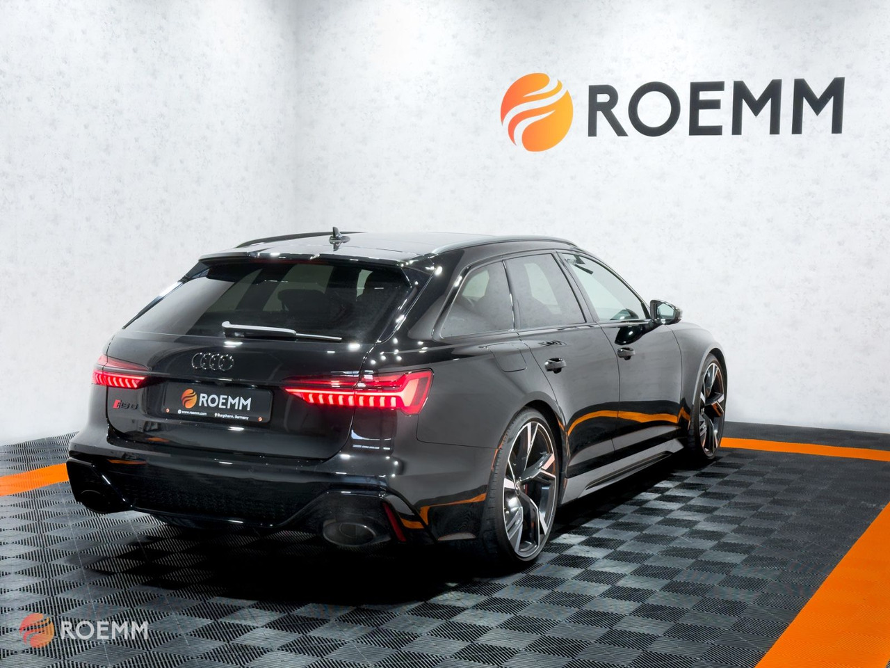Audi RS6 Avant 4.0 TFSI quattro*Dynamik*360°*PANO*LED - Комби: снимка 5 Audi RS6 Avant 4.0 TFSI quattro*Dynamik*360°*PANO*LED - Комби: снимка 5