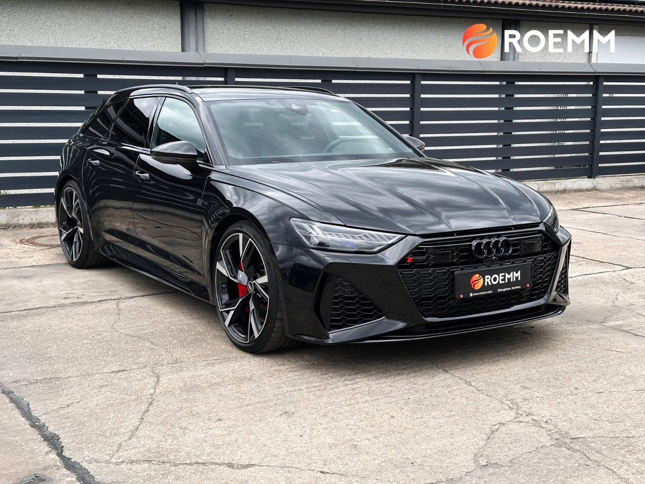 Audi RS6 Avant 4.0 TFSI quattro*Dynamik*360°*PANO*LED - Лек автомобил: снимка 4 Audi RS6 Avant 4.0 TFSI quattro*Dynamik*360°*PANO*LED - Лек автомобил: снимка 4