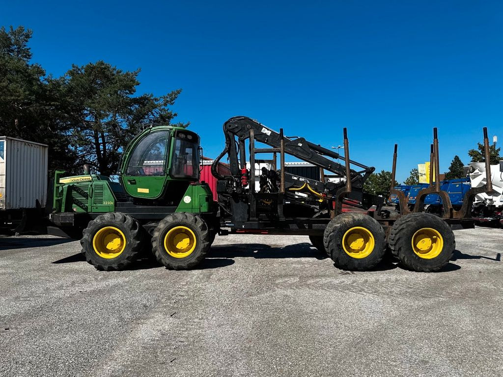 Форвардер John Deere 1210E 10m CF710 KRAN: снимка 10