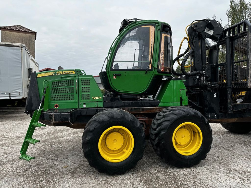 John Deere 1210E 10m CF710 KRAN John Deere 1210E 10m CF710 KRAN - Форвардер: снимка 2 John Deere 1210E 10m CF710 KRAN John Deere 1210E 10m CF710 KRAN - Форвардер: снимка 2
