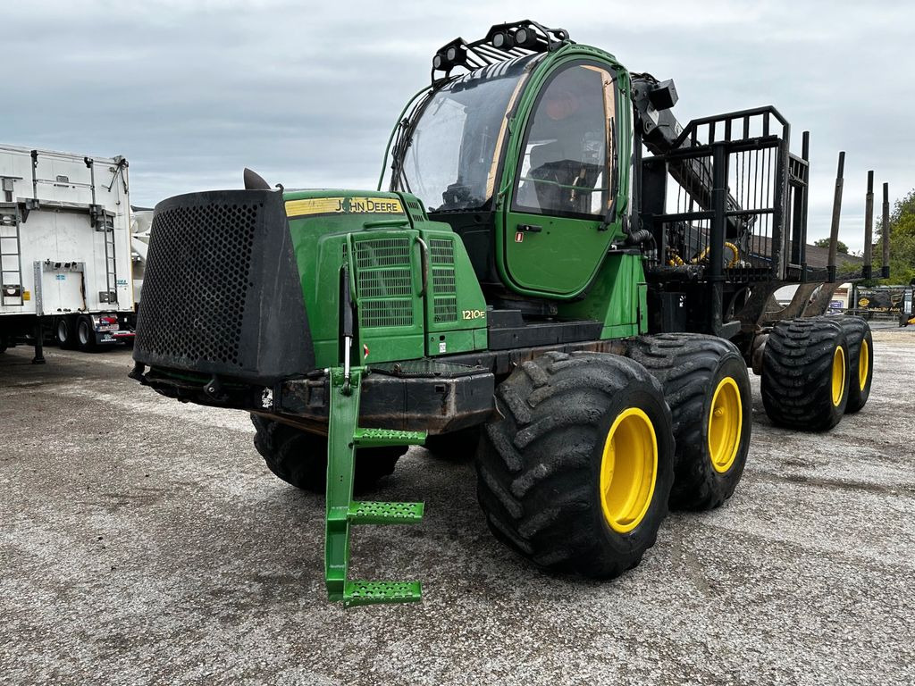 John Deere 1210E 10m CF710 KRAN John Deere 1210E 10m CF710 KRAN - Форвардер: снимка 1 John Deere 1210E 10m CF710 KRAN John Deere 1210E 10m CF710 KRAN - Форвардер: снимка 1