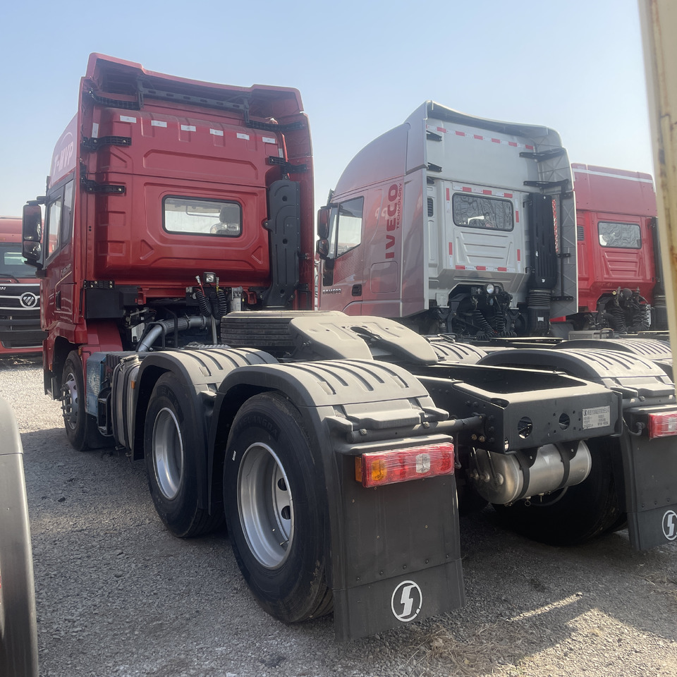 Shacman New or Used (6*4) ,(8*2) (8*4)Semi Truck Head Tractor Head Tipper Head - Влекач: снимка 5 Shacman New or Used (6*4) ,(8*2) (8*4)Semi Truck Head Tractor Head Tipper Head - Влекач: снимка 5