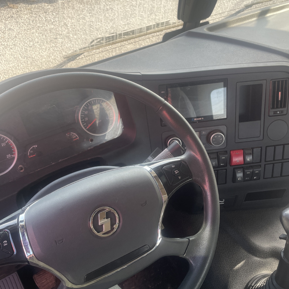 Влекач Shacman New or Used Truck Head Tractor Head Tipper Head: снимка 8