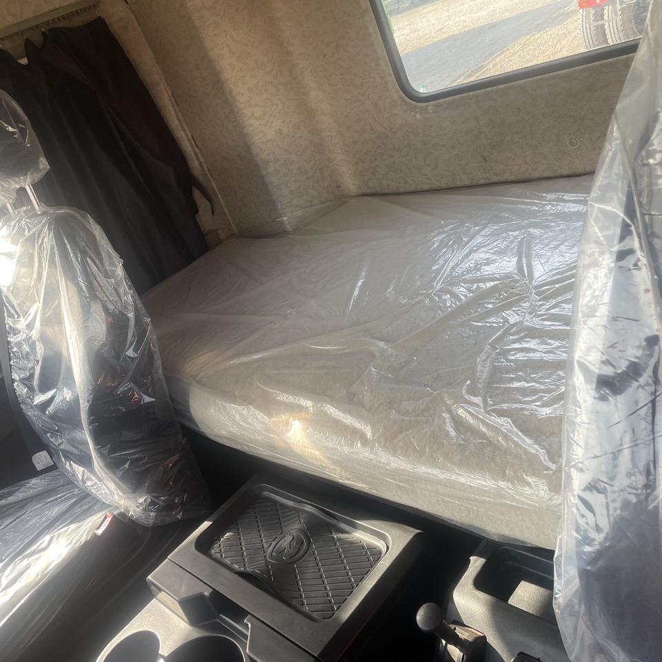 Влекач Shacman New or Used Truck Head Tractor Head Tipper Head: снимка 10