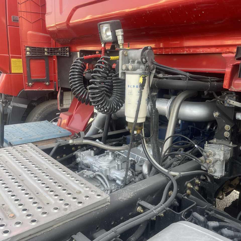 Влекач Shacman New or Used Truck Head Tractor Head Tipper Head: снимка 6