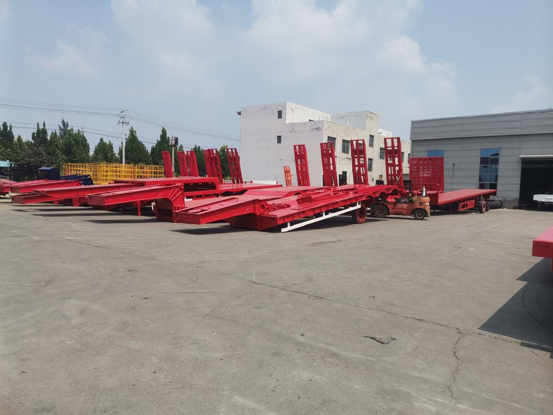 Нови Нискорамна площадка полуремарке ZHICHENG Semi Flat Bed Low Bed Lowboy bed truck in New or Used Condition and various Size for Sale: снимка 11