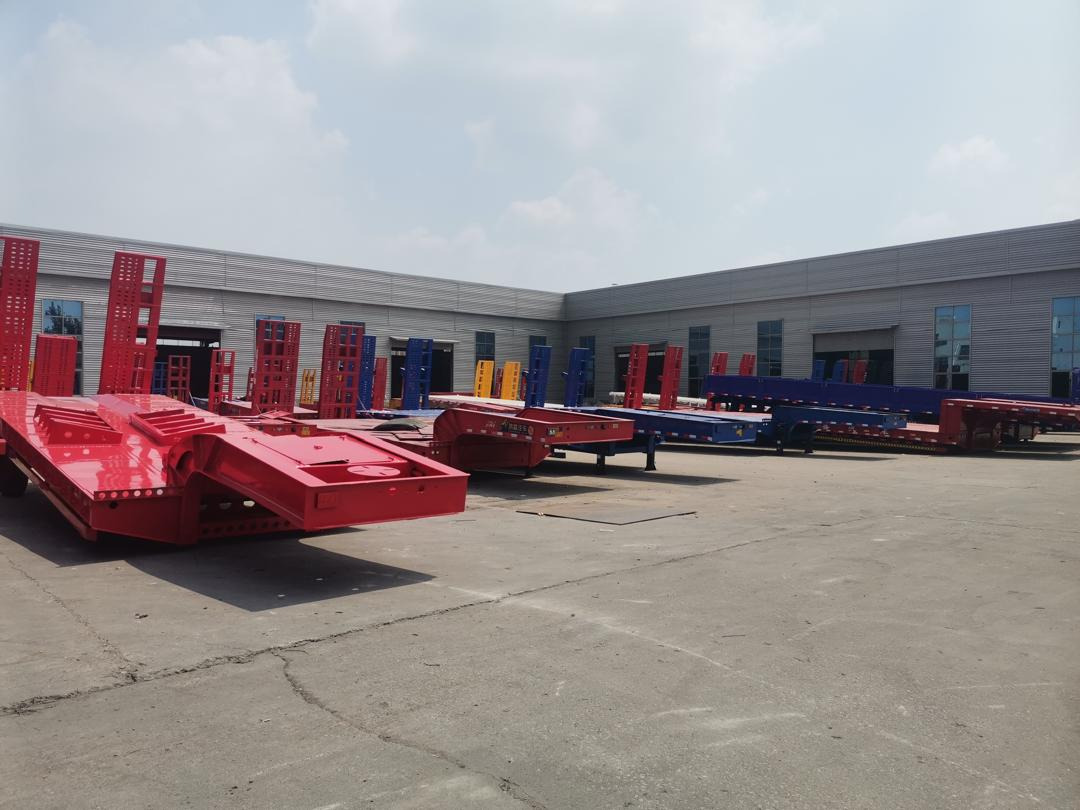 Нови Нискорамна площадка полуремарке ZHICHENG Semi Flat Bed Low Bed in New or Used with 3 Axles 4 Axles: снимка 8