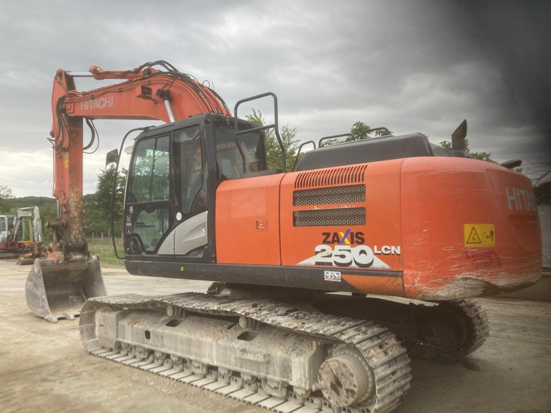 Hitachi ZX250LCN-6 - Верижен багер: снимка 1 Hitachi ZX250LCN-6 - Верижен багер: снимка 1