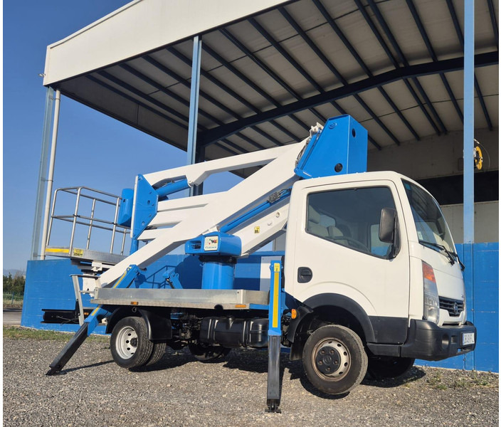 Nissan CABSTAR 35.12 SOCAGE DA320 - Камион, Камион с кран: снимка 3 Nissan CABSTAR 35.12 SOCAGE DA320 - Камион, Камион с кран: снимка 3
