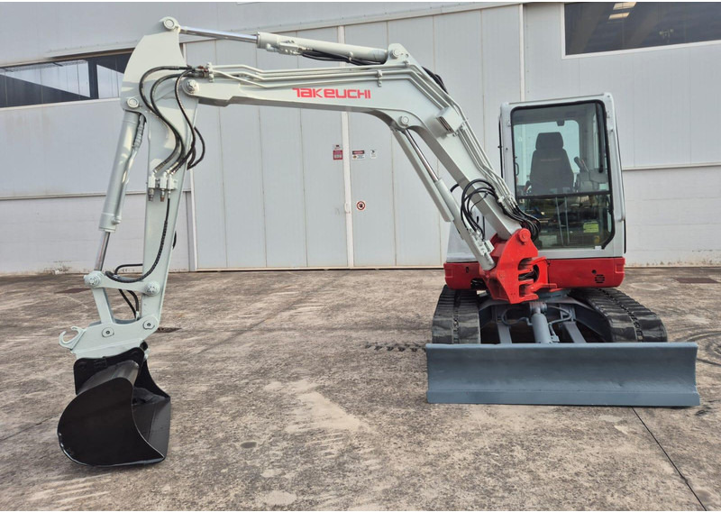Takeuchi TB250 - Мини багер: снимка 4 Takeuchi TB250 - Мини багер: снимка 4