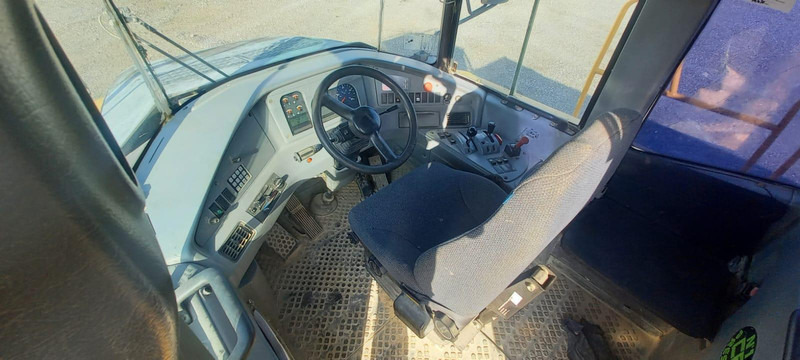 Съчленен самосвал Volvo A35D: снимка 9