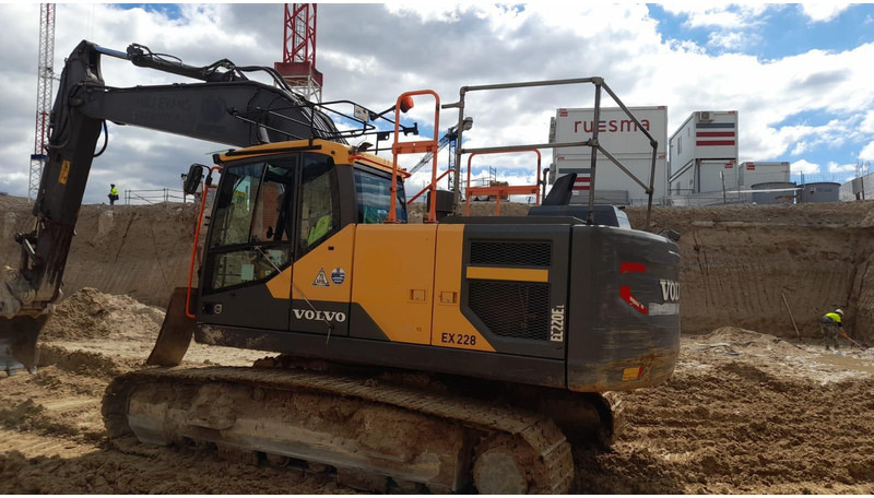 Volvo EC220EL - Верижен багер: снимка 1 Volvo EC220EL - Верижен багер: снимка 1