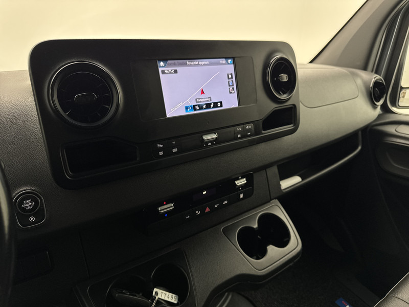 Mercedes-Benz Sprinter 519 3.0 CDI L3H2 V6 Led koplampen 360 camera systeem Trekhaak Navigatie Dubbel lucht - Товарен бус: снимка 5 Mercedes-Benz Sprinter 519 3.0 CDI L3H2 V6 Led koplampen 360 camera systeem Trekhaak Navigatie Dubbel lucht - Товарен бус: снимка 5