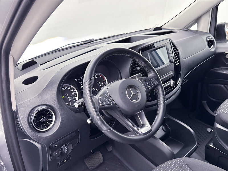 Mercedes-Benz Vito 114 CDI Extra Lang DC 19" inch AMG Dubbele Cabine XL LED Trekhaak Apple Carplay/Android Auto Achteruitrijcamera Cruise Control - Малък ван, Бус с двойна кабина: снимка 5 Mercedes-Benz Vito 114 CDI Extra Lang DC 19" inch AMG Dubbele Cabine XL LED Trekhaak Apple Carplay/Android Auto Achteruitrijcamera Cruise Control - Малък ван, Бус с двойна кабина: снимка 5