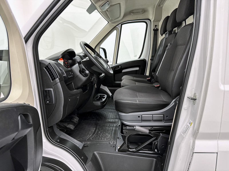 Товарен бус Opel Movano 2.2D 140 Zwaar L4H3 Edition Imperiaal Trekhaak 3000kg Cruise control Airco: снимка 16