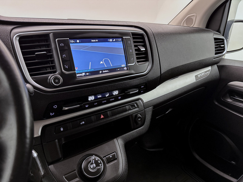 Peugeot Expert 2.0 BlueHDI 180 Standard Sport Treeplanken Xenon Achterspoiler Climate control Camera - Малък ван: снимка 5 Peugeot Expert 2.0 BlueHDI 180 Standard Sport Treeplanken Xenon Achterspoiler Climate control Camera - Малък ван: снимка 5