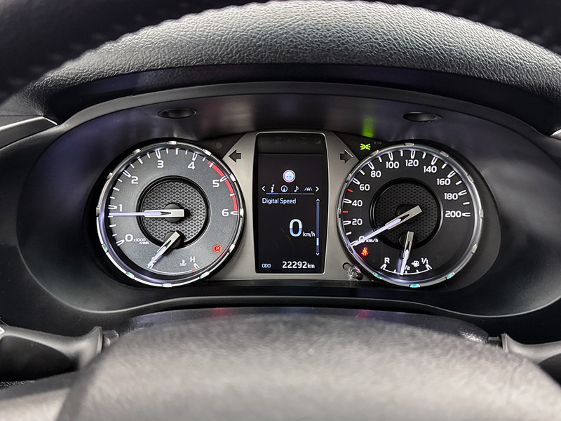 Toyota Hilux 2.4 D-4D Xtra Cab Professional Toneau cover 4x4 3.5t trekhaak Navigatie Stoelverwarming - Пикап: снимка 5 Toyota Hilux 2.4 D-4D Xtra Cab Professional Toneau cover 4x4 3.5t trekhaak Navigatie Stoelverwarming - Пикап: снимка 5