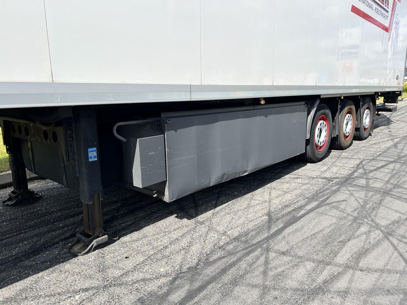 Рефрижератор полуремарке Kögel 3 - assige koeloplegger Carrier vector 1550: снимка 14 Рефрижератор полуремарке Kögel 3 - assige koeloplegger Carrier vector 1550: снимка 14