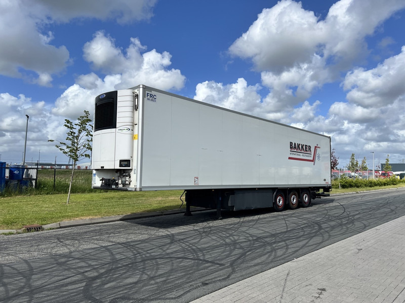 Kögel 3 - assige koeloplegger Carrier vector 1550 - Рефрижератор полуремарке: снимка 1 Kögel 3 - assige koeloplegger Carrier vector 1550 - Рефрижератор полуремарке: снимка 1
