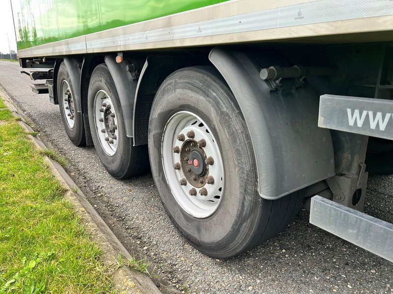 Kögel 3 assige koeloplegger Lift axle / Carrier Vector 1950 - Рефрижератор полуремарке: снимка 4 Kögel 3 assige koeloplegger Lift axle / Carrier Vector 1950 - Рефрижератор полуремарке: снимка 4