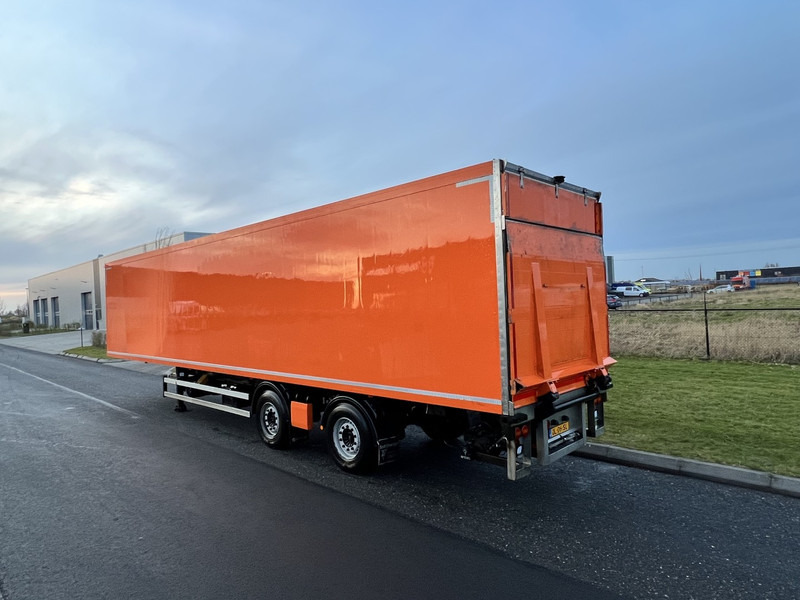 Krone 2- Assige Koeltrailer Carrier / laadklep / stuuras tridec - Рефрижератор полуремарке: снимка 3 Krone 2- Assige Koeltrailer Carrier / laadklep / stuuras tridec - Рефрижератор полуремарке: снимка 3