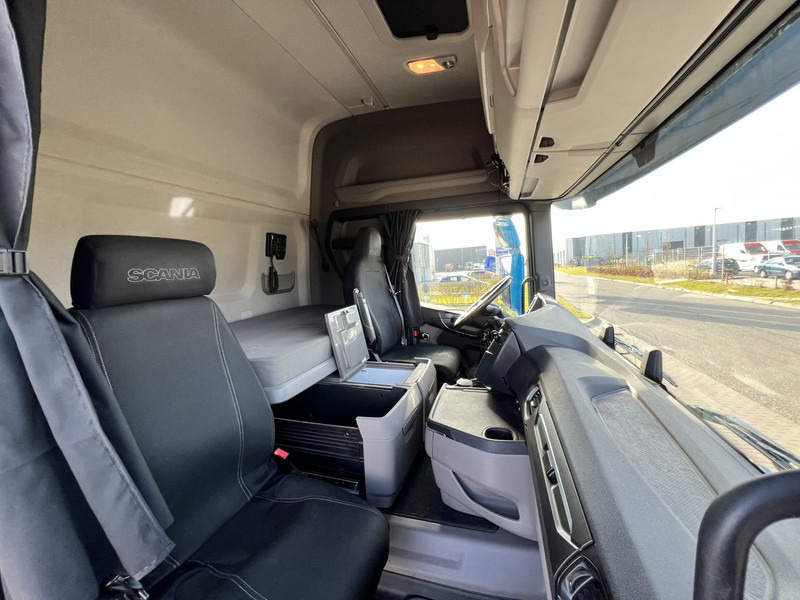 Влекач Scania R450 NGS 4x2 Trekker PTO-Prep.  /  LED: снимка 10