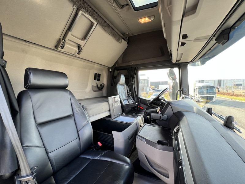 Влекач Scania R540 6x2 NGS 6x2 Trekker Full Spoiler / Retarder, 3.15 /  Leather, LED: снимка 18