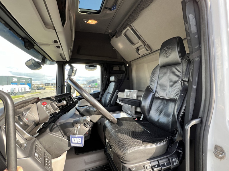 Влекач Scania R540 6x2 NGS 6x2 Trekker Full Spoiler / Retarder, 3.15 /  Leather, LED: снимка 15
